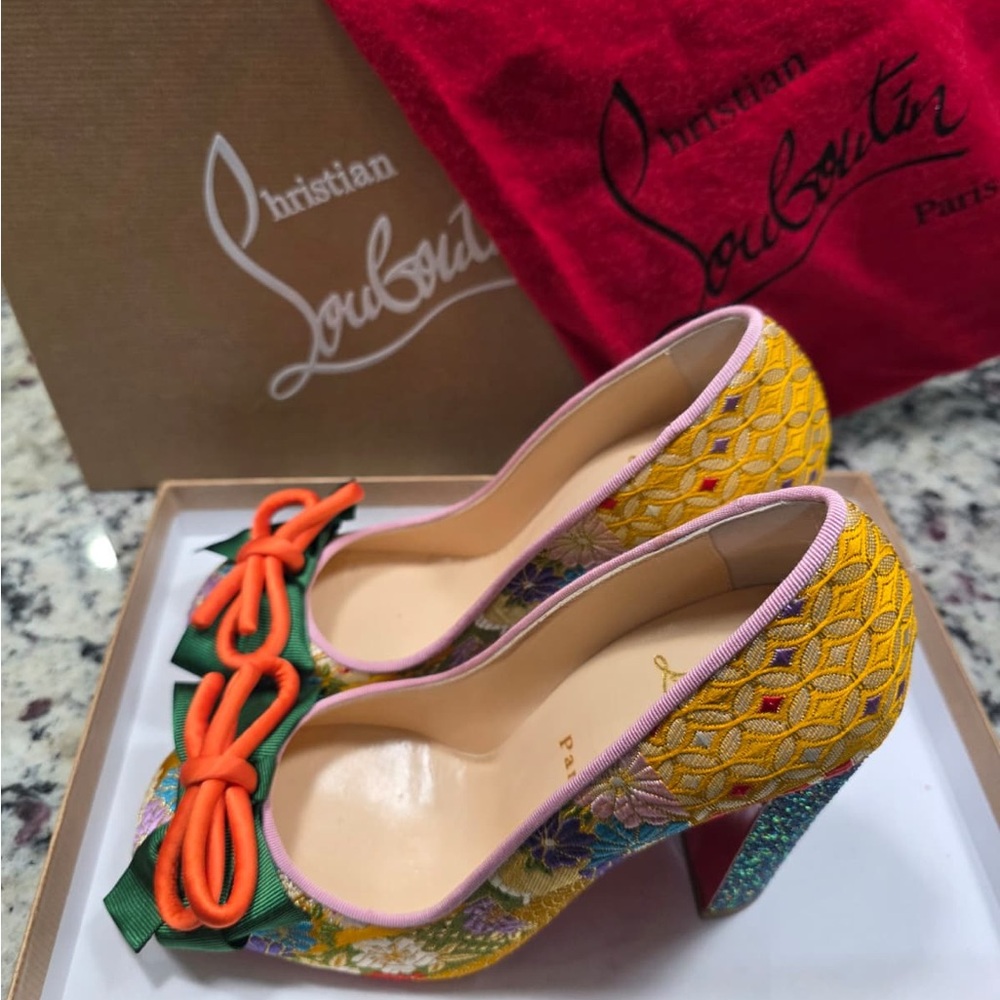 Colorful Embroidered Women's Heels - Picture 2 of 3